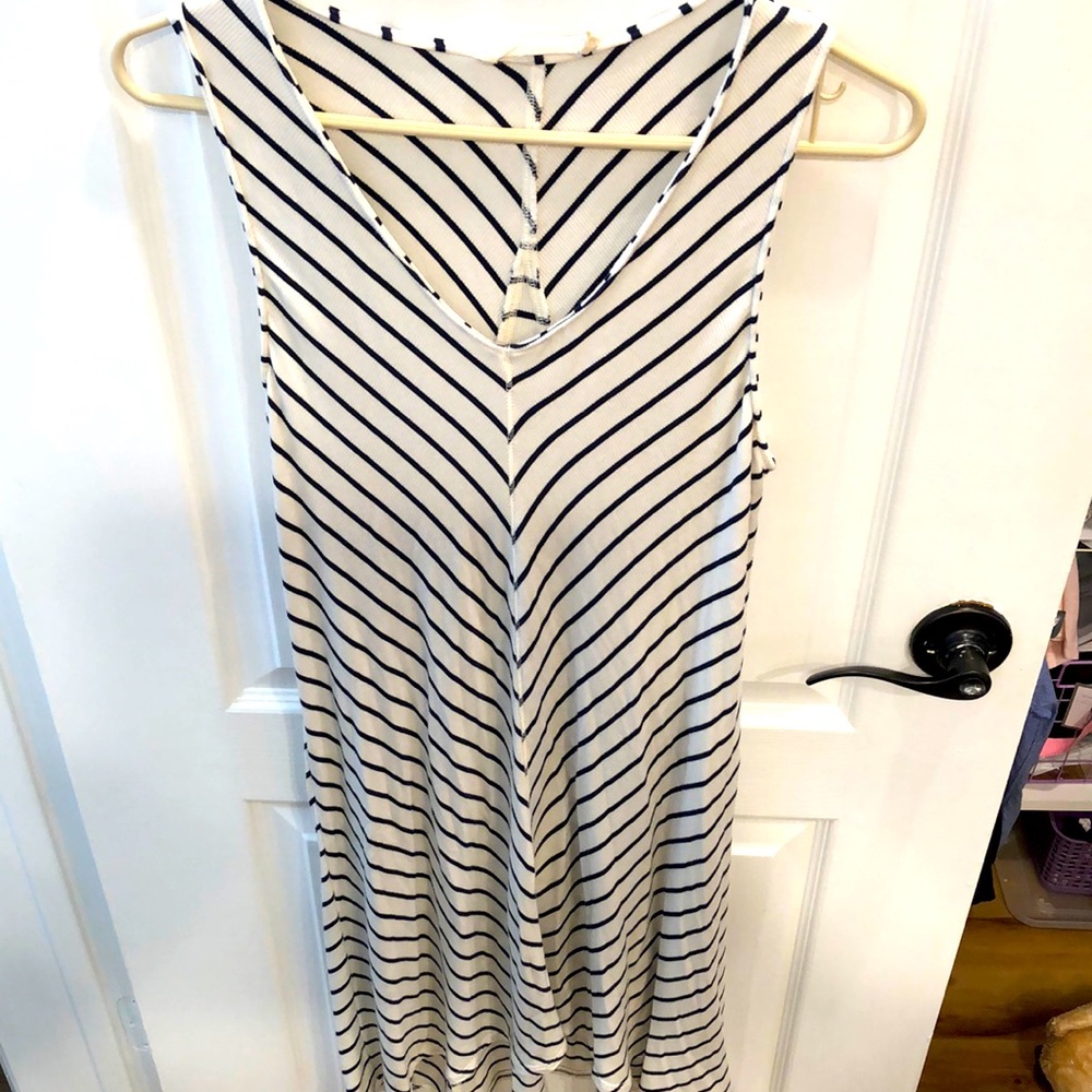 LA relaxed dress medium black and white striped